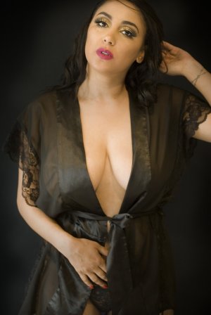Presly escorts Bluewater, ON
